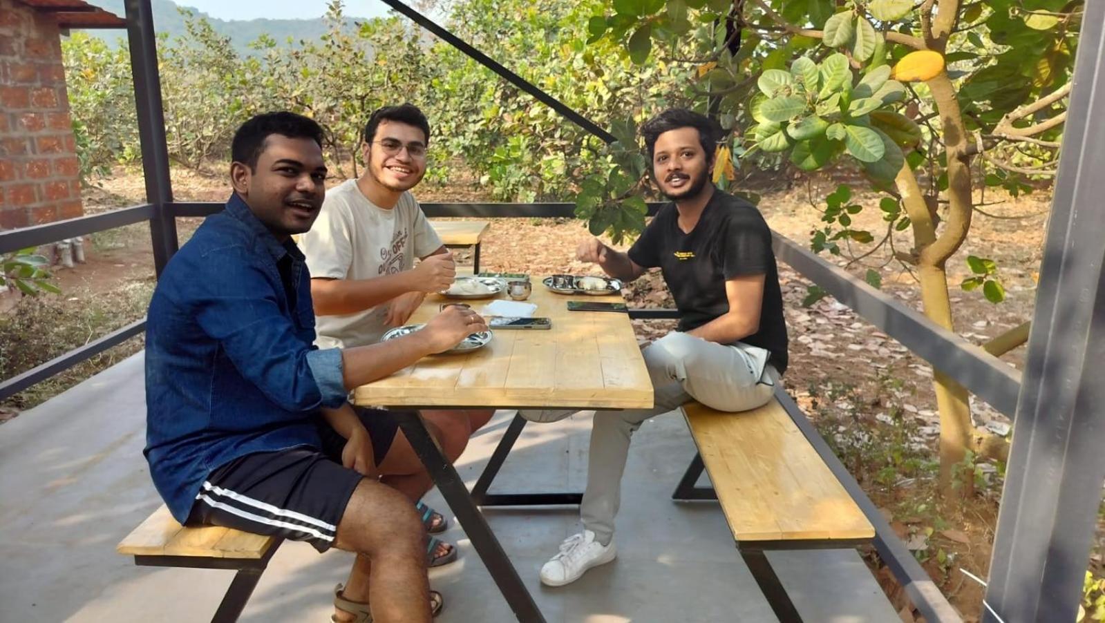 Saka Kadams Home Stay Guhāgar Buitenkant foto