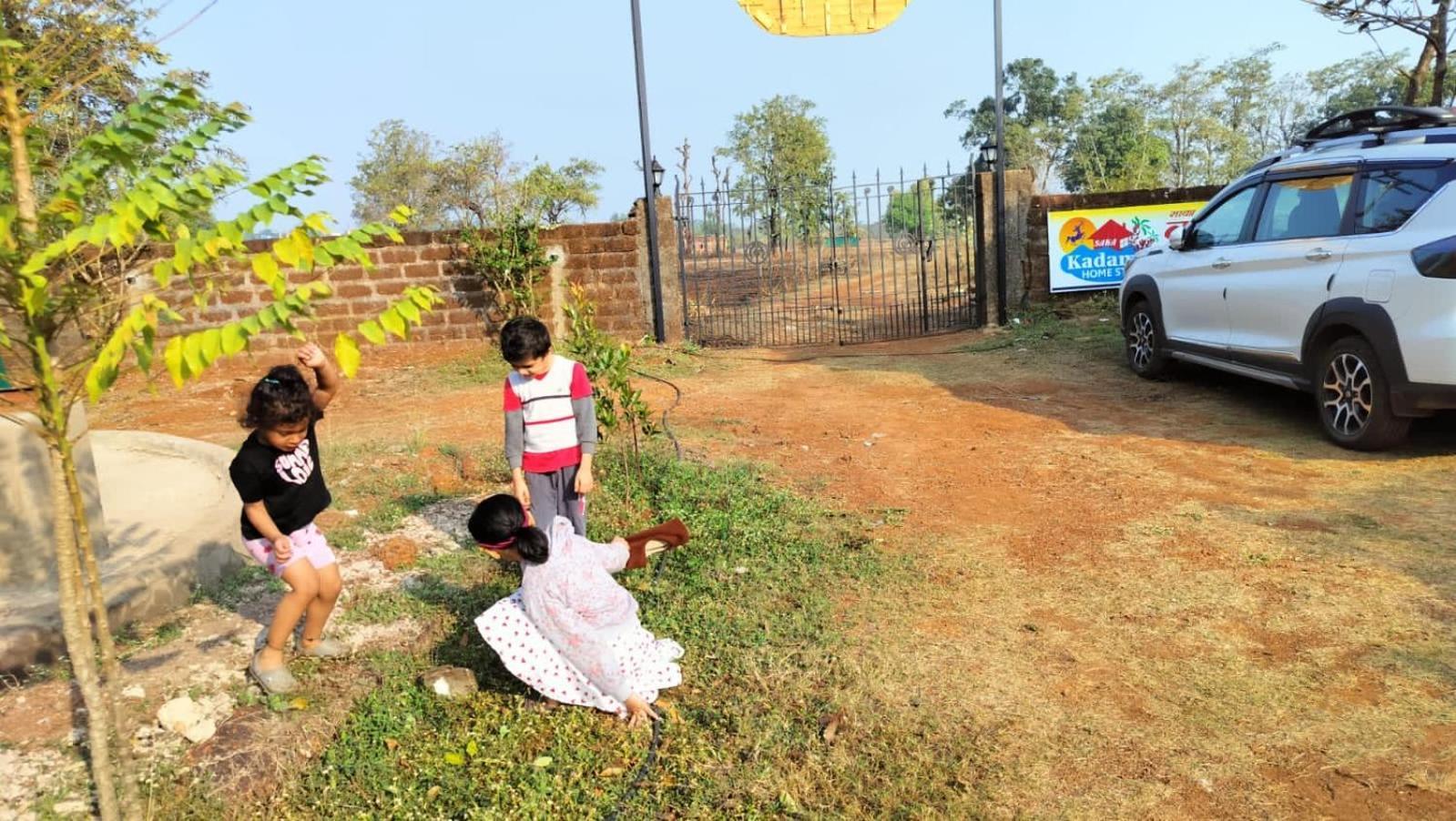 Saka Kadams Home Stay Guhāgar Buitenkant foto