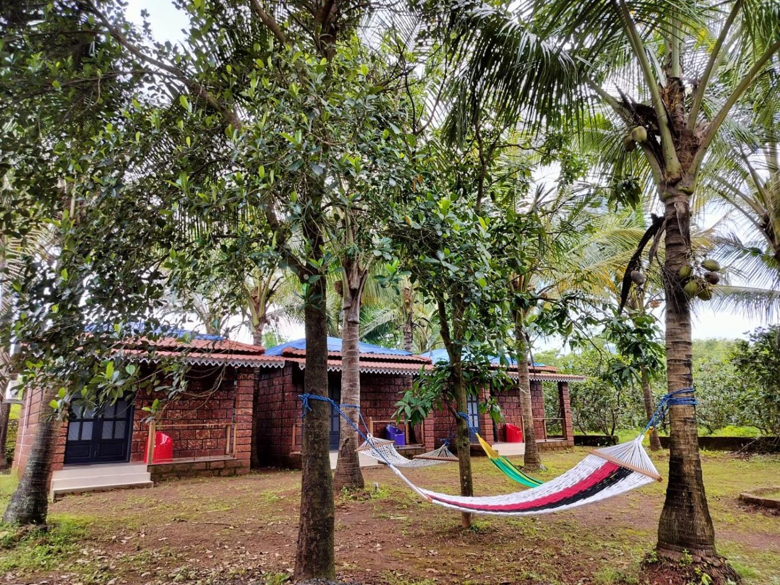 Saka Kadams Home Stay Guhāgar Buitenkant foto