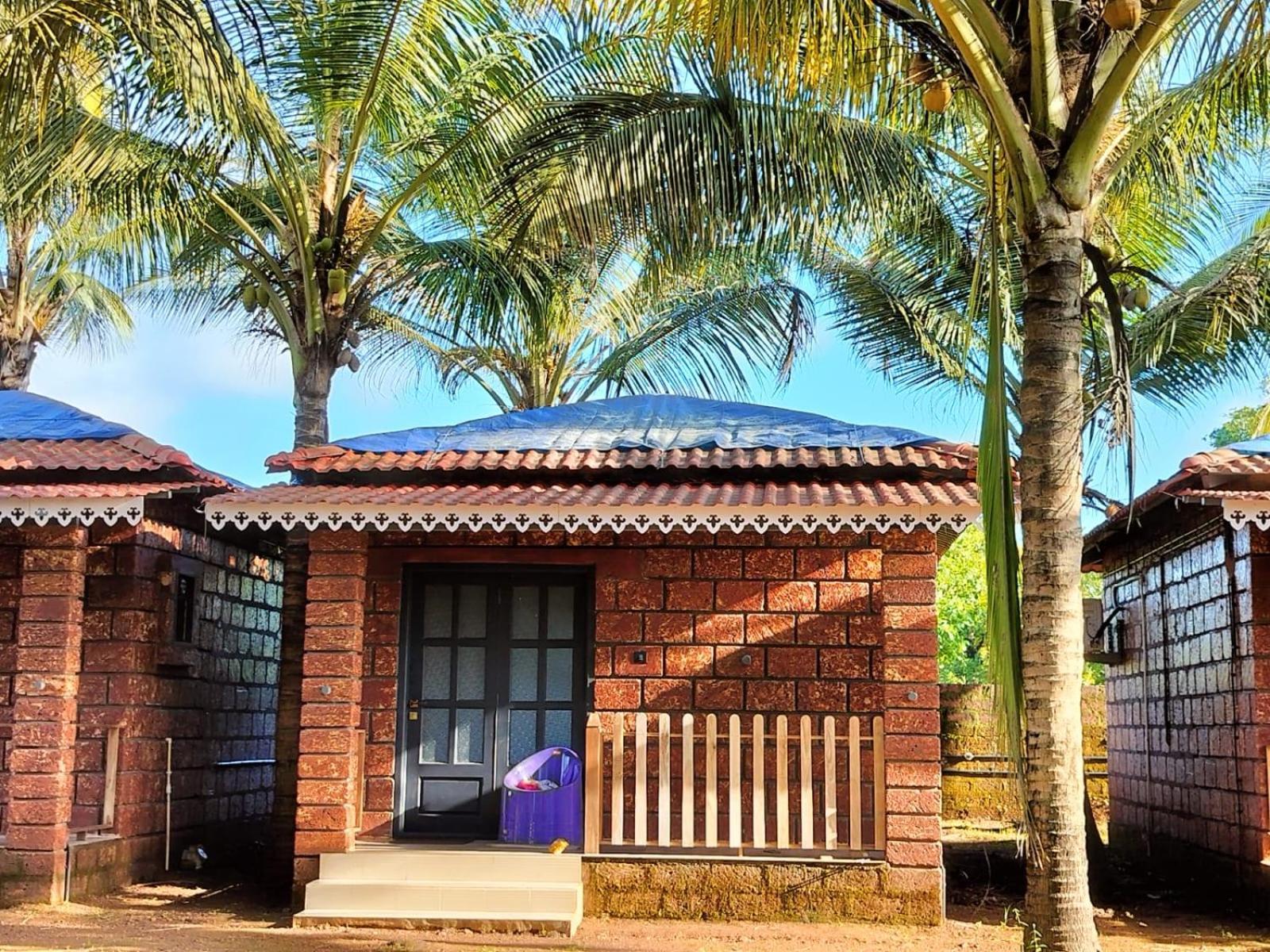 Saka Kadams Home Stay Guhāgar Buitenkant foto